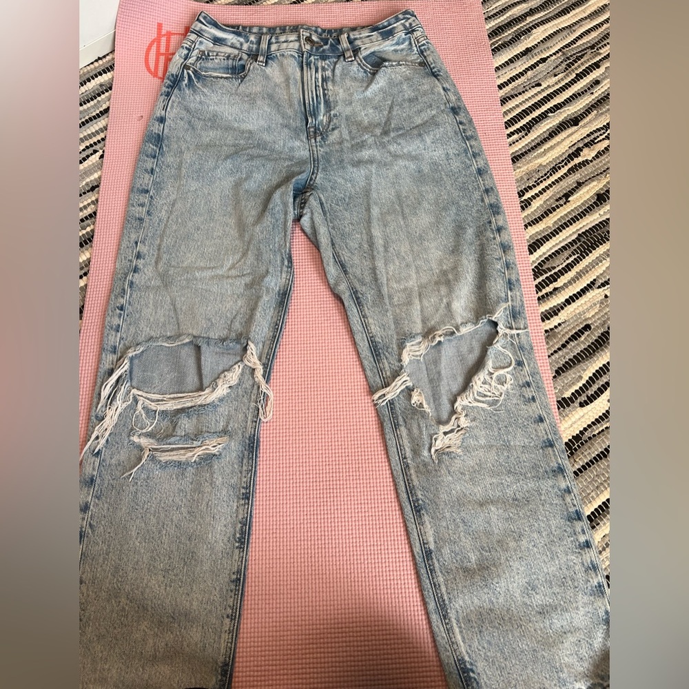 American eagle size 10 ripped jeans